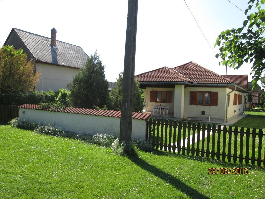 Fenyves Vendégház Balatonfenyves Exterior foto